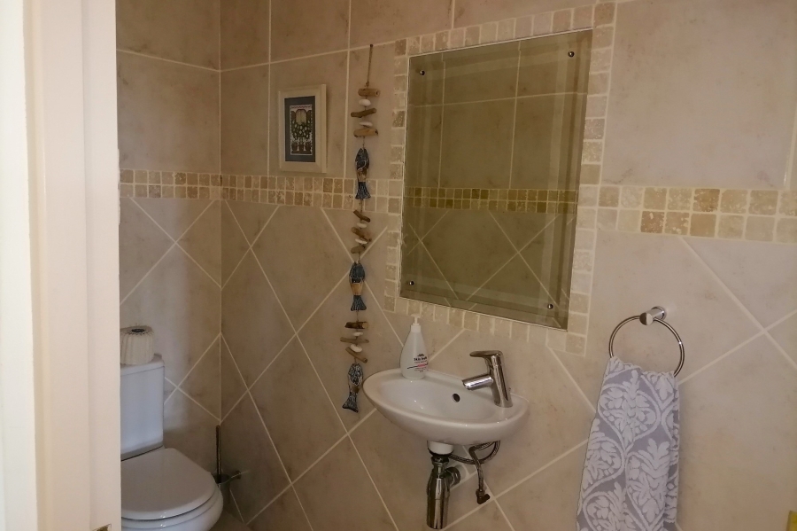 4 Bedroom Property for Sale in Stilbaai Wes Western Cape